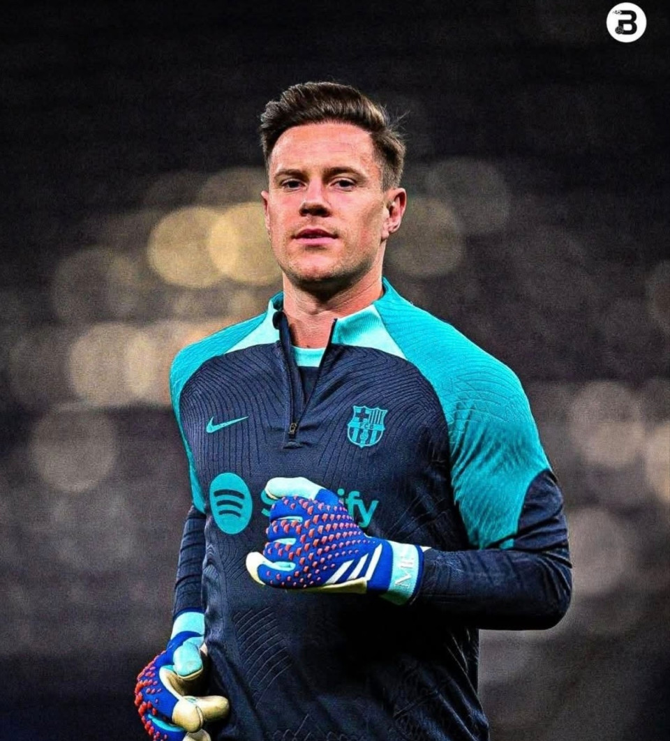 BREAKINGTer Stegen többe nem érinthetetlen és felrakták eladásraIgen, nem szép ilyet tenni és annak ellenére, hogy én nem nagyon kedvelem, így nem lehet elbánni egy olyan játékossal, aki 10 évet töltött itt, de sajnos az üzleti világ ilyen kegyetlenAzért emberileg nem lehet őt nem sajnálniKeresztszalagszakadás, elváltak a feleségével és most nagy eséllyel eladják, mentálisan nem lehet könnyű neki