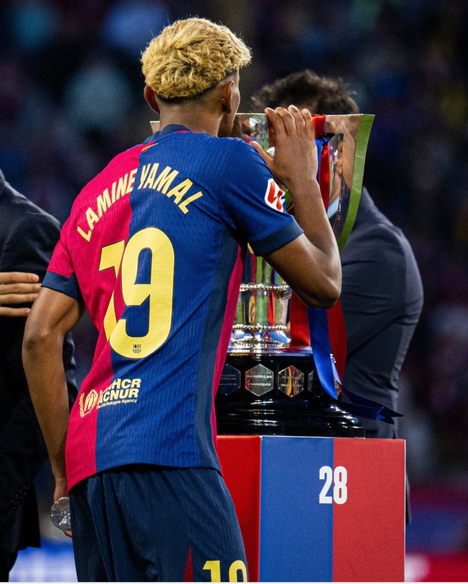 A Barcelona Lamine Yamal új szerződésében 1 milliárd eurós kivásárlási árat határozott meg.- Lamine Yamal csak a Barcelonában szeretne játszani.