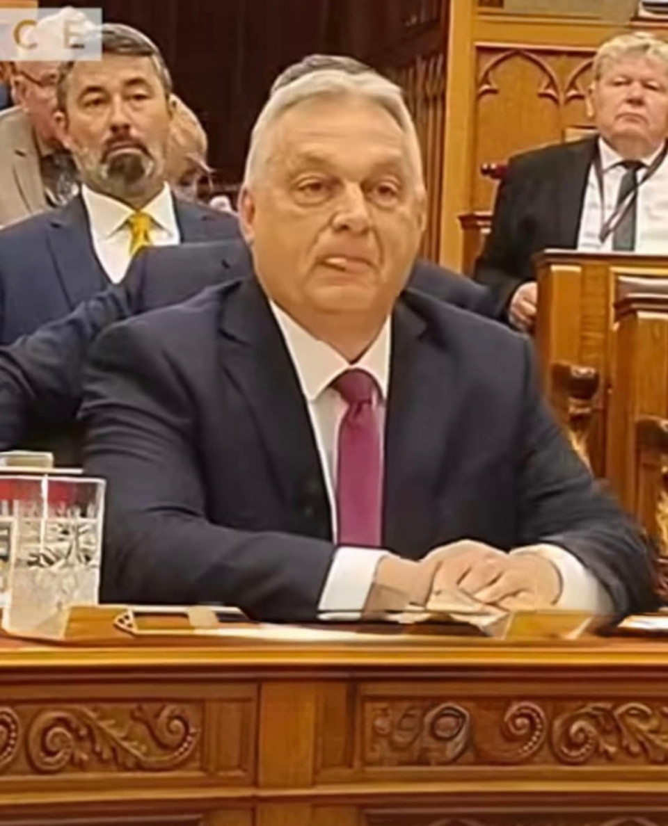 Van mire büszkének lenni 😎! Itt a Fidesz eredménylistája az elmúlt évekből:🍊Hatvanpuszta🍊Matolcsy-klán: 500 milliárd foritnt Magyar Nemzeti Bank sikkasztás🍊 Szájer-ügy, az őskeresztény képviselő egy brüsszeli ereszen menekül a meleg buliból🍊 Borkai-ügy, az Adrián jachtozva örömlányokkal🍊 Novák Katalin kegyelmi döntése és lemondása, ügy elhallgatása a nyilvánosságtól🍊 Ügyészségi iratok módosítása🍊 Völner-Schadl-botrány🍊 Elios-ügy Tiborcz Istvánnal🍊 Erasmus program megszüntetése🍊 Kaleta-féle pedofilügy (19.000 kép a laptopon, majd hazamenekítése Peruból)🍊 Ellopott magánnyugdíjak🍊 Pegasus-ügy izraeli kémszoftverrel🍊 Kósa Lajossal = Mr. 20% (“jutalék”)🍊 Simonka- és Voldemort-ügy és korrupció🍊 Lélegeztetőgép-biznisz, Székházeladás, Kaszinóbiznisz🍊 Rogán amerikai kitiltási botrány🍊 O1G és Simicska szakítása🍊 Kubatov-lista és Semjén Zsolt luxusvadászatai🍊 Kopaszok által megakadályozott népszavazási kérelembeadás🍊 Lölő-jelenség: a multimilliárdos Mészáros Lőrinccel (2025-ben 1221 milliárd, 1221 EZER MILLIÓ fortinttal a leggazdagabb magyar)🍊 Alkotmánybíróság kinyírása és Választókerületek önkényes átrajzolása🍊 Kamupártoknak való megágyazás🍊 KESMA mádiabirodalom egyesítése (400+ médium)🍊 Tankönyvmutyi és SZFE lenyúlása🍊2000 embercsempész kiengedése a börtönből és Azeri baltás gyilkos kiadása🍊 Pharaon-ügy és Schmitt Pál plágiumügye🍊 Rendeleti kormányzás, Háborús “veszélyhelyzet”🍊Felcsúti stadion Orbán házának ablaka elé, egy 1800 fős faluba🍊 Közvagyon alapítványokba való átmentése🍊 Mészáros megmentése a Mátrai Erőmű veszteségétől és Orosz propaganda átvétele🍊 Kettős állampolgárok utaztatása🍊 Karaktergyilkosságok🍊 Budapest-Belgrád vasútvonal hitelre🍊 Quaestor-ügy és Rabszolgatörvény🍊 Norvég-alap pénzeinek elvesztése🍊 46 ezer halott a Covid idején🍊 Lázár kastélyai és földjei🍊 Termelőföldek újraosztása, Trafikmutyi🍊 Kata év közbeni áterőszakolása és megszüntetése🍊 47 ezerből meg lehet élni Zsiga Róbert szerint és Rogán zalai hullámvasútja🍊 Megafonra és többi propagandára költött több százmillió forint (!) évente🍊 Nagy Feró Kossuth-díja, Bayer Zsolt és mások kitüntetései🍊 M3-as metrófelújítás mizériája🍊 Fudan Egyetem a Diákváros helyett🍊 Oktatás elhanyagoltsága, Utak használhatatlan állapota, Egészségügy elhanyagoltsága, MÁV áldatlan állapotok, Gyermekotthonok áldatlan állapota🍊 Szegénység, a leszakadó térségekkel együtt🍊 A lombkoronasétány jelképes botránya a források felhasználásával, Eu-s pénzekből “kilátók”🍊Kisfiúkon “kullancsot kereső” Pajor András fideszes plénos és Bese atya🍊A minisztrerelnöknek 7 millió forint megtakarítása van a vagyonnyilatkozata szerint 15 év miniszterelnökség után🍊A miniszterelnök vejének, Tiborcz Istvánnak 39 évesen 151 milliárd, azaz 151 EZER MILLIÓ forint vagyona van🍊Folyamatos EU bajnok infláció és Hivatalosan is Magyarország a legkorruptabb EU tagállam, valamint az egyik legszegényebb🍊Kastélyok magánkézbe játszása🍊Honvédségi géppel magánprogram Orbánnak és Letelepedési kötvények🍊 Orbán átköltözik a parlamentből a Várba, az átszabott KARMELITA KOLOSTORBA, amelynek a MŰEMLÉK FRESKÓIT fehérre festik, így megrongálva azokat.🍊 Orbán Balázs: "Mi nem tettük volna azt, amit az ukránok, 56-ból okulva".🍊 Deutsch Tamás beléptető kapui🍊 Deutsh Tamás 15 éve EP képviselő angoltudás nélkül…🍊Háborús plakátokkal folyamatos félelemketés🍊2025 márciusában egy héten 3 vonat gyulladt ki… Felelős nincs…🍊Egy önkéntes hölgy éles gránáttal történő gyakorlat közben úgy megsérült, hogy amputálni kellett mindkét kezét. Felelős nincs…🍊 Orbán Brüsszelben vásároltatta meg a volt belga pénzügyminisztérium épületét🍊 a Rezsicsökkentés csak kommunikációban nyilvánul meg🍊 Postahivatalok bezázása🍊 Váradi András akcsútdobozi Juhász esete, akit a 2014-es polgármester választás előestéjén 'érdekes' körülmények között elütöttek🍊az ÖNKORMÁNYZATISÁG kinyírása🍊Devizahitel, amit minden híresztelés ellenére a fidesz vezetett be!🍊 a Balaton lenyúlása és Mini Dubai🍊 a Gellért Szálló és a többi Hotel lenyúlása🍊A kormány Orbán vejétől vett túlárazottan irodaházat több, mint 600 milliárdért🍊 IVÁNYI GÁBOR egyházától elvették az  egyházi státuszukat, és az általuk fenntartott iskolákat bezárták🍊 a CSALÁDIPÓTLÉK 2010 óta VÁLTOZATLAN ❗️És a lista végtelen…