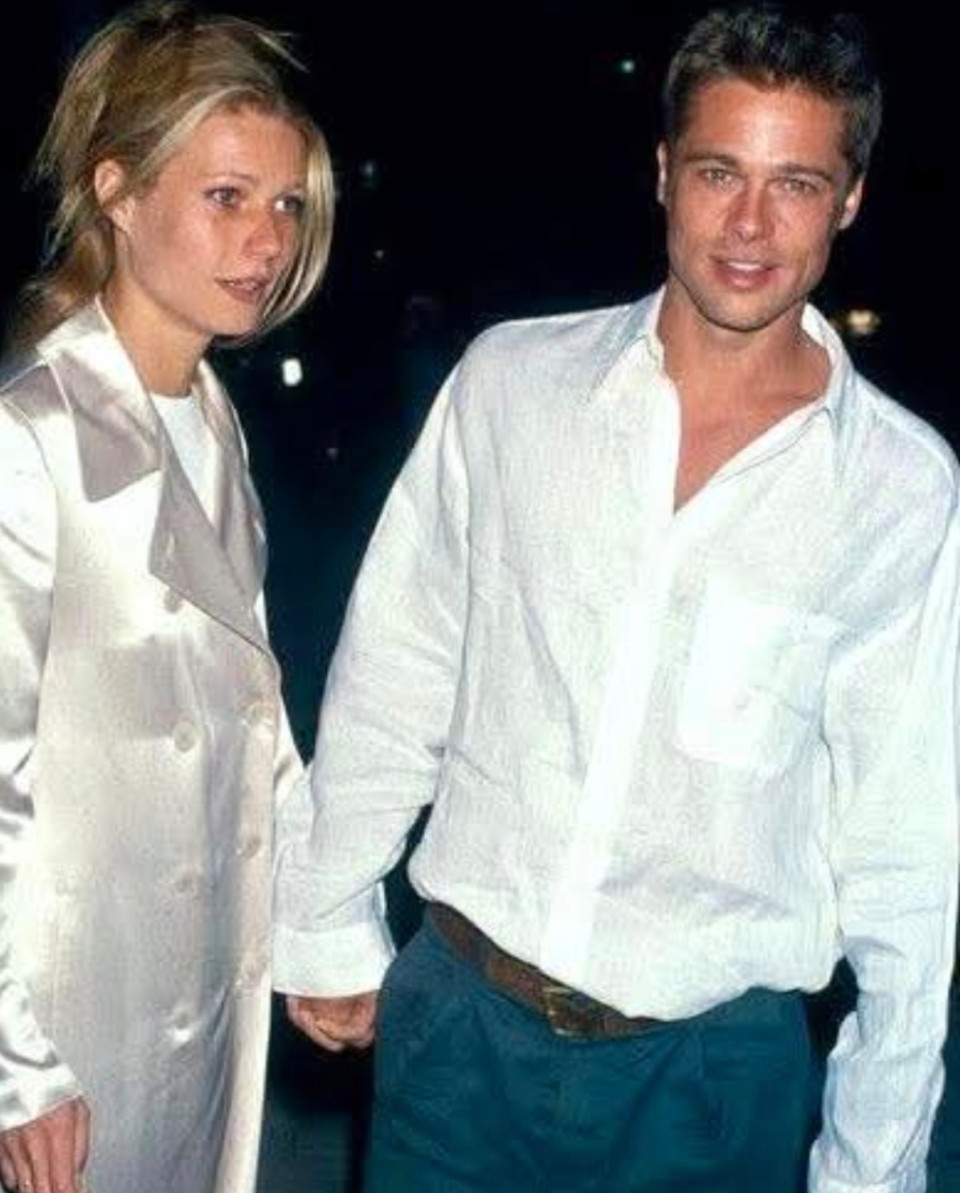 GWYNETH PALTROW azt mondta BRAD PITT-ről: "Ha egy utolsó éjszakát egy exemmel kellene töltenem, az Braddel lenne. Egy nap azt mondtam. A randizás vele egy tündérmesebeli herceggel randiztam. Mindig nyugodt volt, de ugyanakkor olyan jelenléttel, ami kiemelkedett minden más férfi közül.Amellett, hogy romantikus, figyelmes és tehetséges, tudta, hogyan értse meg a gondolataidat. Egyszerűen tökéletes volt. Én vagyok az egyetlen, aki boldog abban, hogy Brad Pitt és Ben Affleck külföldiek. Mindkettő király, de Brad határozottan minden volt. ”