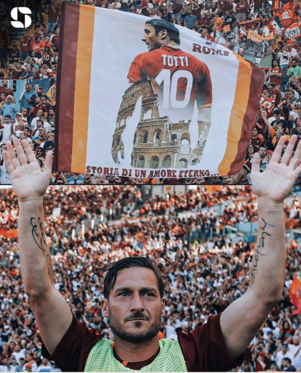 "Róma fia. Kapitány. Zászlóvivő. Olasz bajnok és világbajnok. Egy Scudetto, két Olasz Szuperkupa, két Olasz Kupa. Aranycipős. Egyszerűen egy közülünk. 307 gól, 786 mérkőzés, 567 mérkőzés kapitányként."📅| Nyolc éve, ezen a napon játszotta pályafutása utolsó mérkőzését az AS Roma történetének legnagyobb játékosa, Francesco Totti. ❤️„Róma a mindenem: a város, a klub, a szurkolók. A Roma nem csupán egy csapat számomra, hanem a családom, a barátaim, az otthonom. Hogyan mondhatnék igent egy gazdag idegennek, amikor a szívem ideköt? Nem a pénz hajt, hanem a szenvedély és a hűség. A Romával szerzett Scudetto-győzelem többet ér, mint bármennyi pénz vagy trófea egy másik csapattal. Ezért mondtam nemet, és soha nem bántam meg.” – olvasható önéletrajzi könyvében, A kapitányban (eredeti cím: Un Capitano)Róma királya. 👑