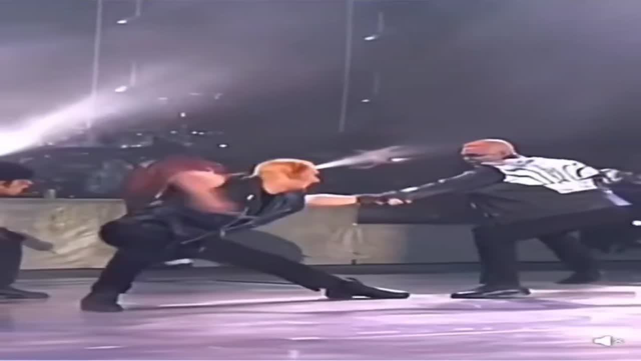 👑 Michael Jackson... Beat It! Just Beat It!