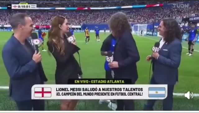 Messi megszakította edzését, hogy üdvözölje Puyolt. A spanyol reakciója mindent elárul.